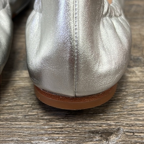 Tory Burch Silver Metallic Leather Ballet Flats Size 8 - Picture 13 of 13